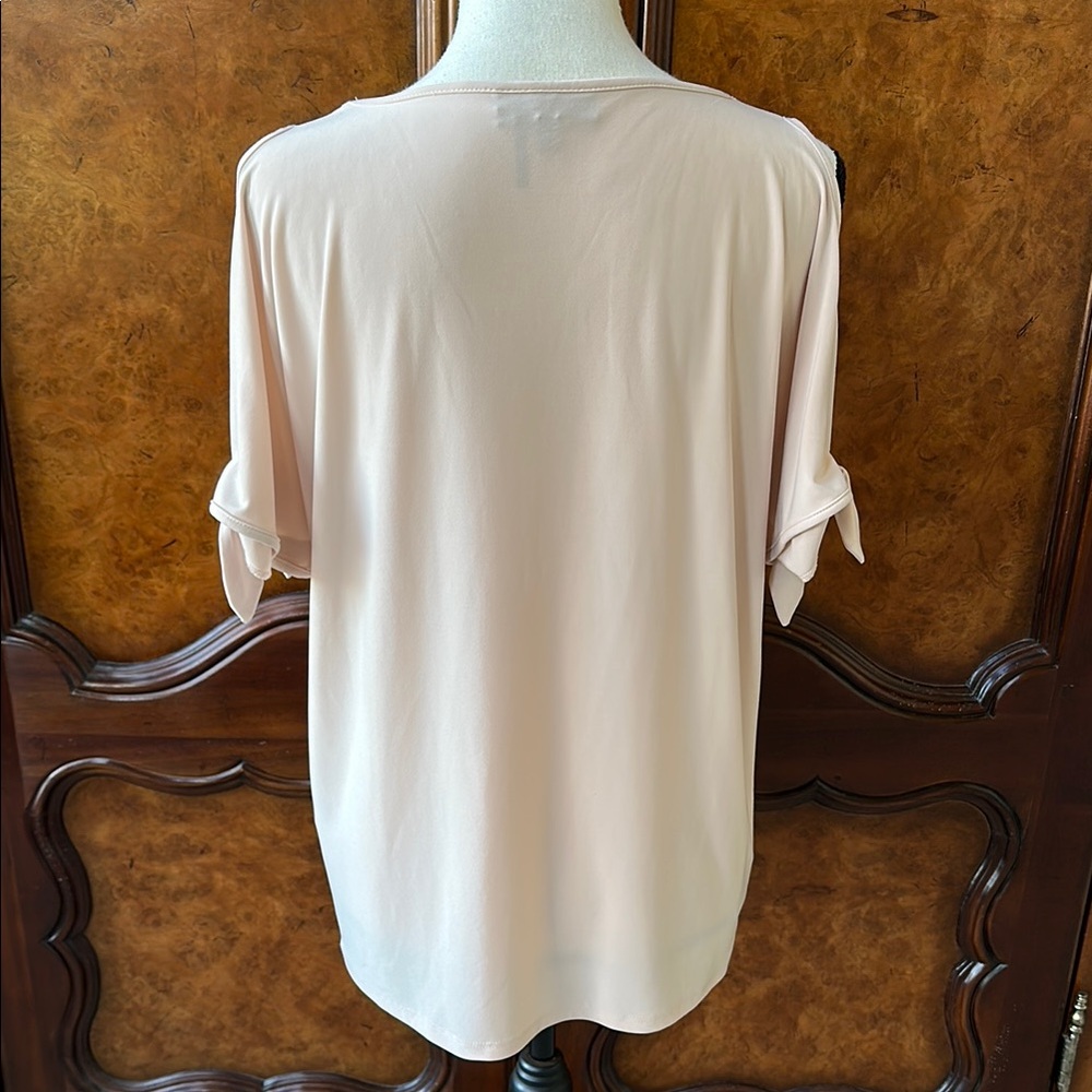 DKNY Cold Shoulder Top - Picture 5 of 11